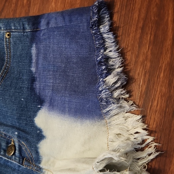 CP Shorts Womens Senim Jean Button Up Size 7 Juniors Fray Red White Blue Denim - Picture 4 of 14